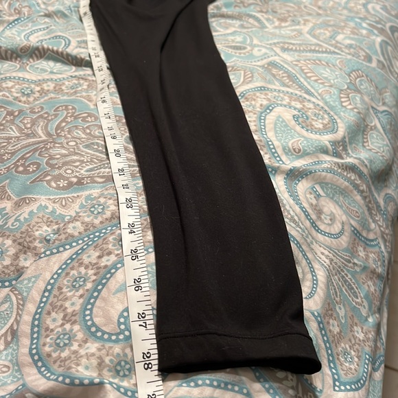 Velvety Soft High-Waisted Legging Black tights - Picture 9 of 11